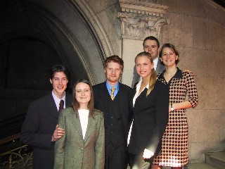 Von links nach rechts: Alexander Steinbrecher, Anna Burghardt, Tobias Koppitz, Muna Schulze-Hagenest, Karl-Michael Schmidt (Coach), Ragna Kretschmer (Coach)